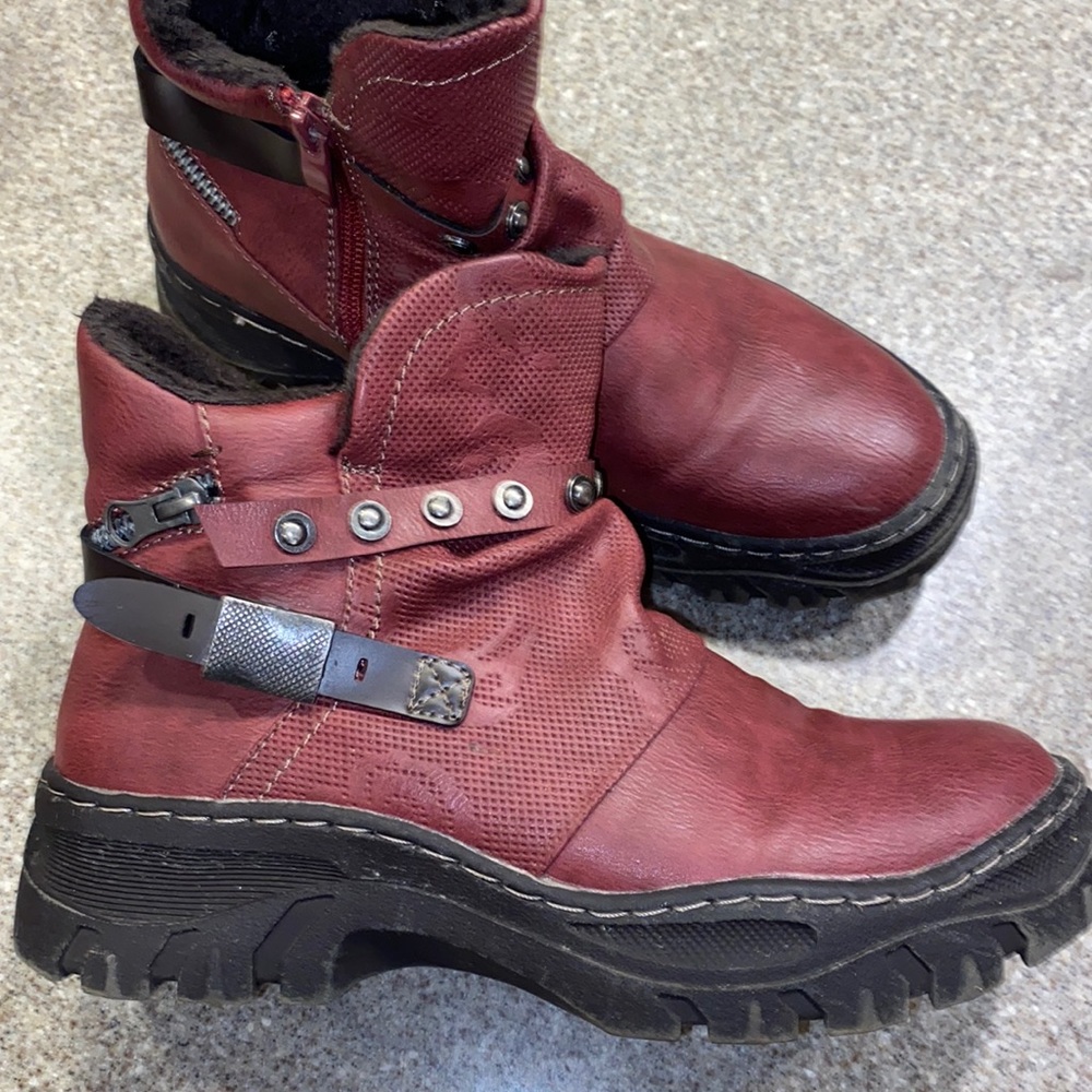 Patrizia ladies boots by Spring Step wine/maroon color size 37